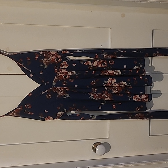 Windsor Navy Floral Dress - Picture 4 of 6